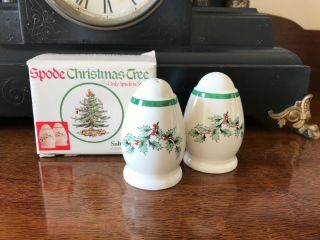 Spode Christmas Tree Set Of Salt & Pepper Shakers 7026 Very Good Cond W/ Box