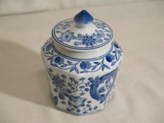 Blue & White Ginger Jar With Lid 6 " Tall