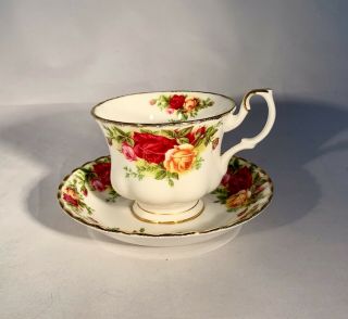 Royal Albert - Old Country Roses - Footed Teacup & Saucer