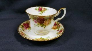 Vintage Royal Albert Old Country Roses Tea Cup & Saucer England 1962