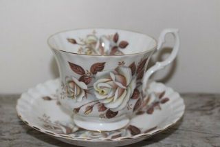 Royal Albert White Rose Teacup & Saucer - Bone China - England