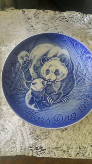 Bing & Grondahl Copenhagen Blue & White Mothers Day Plate 1992 Panda
