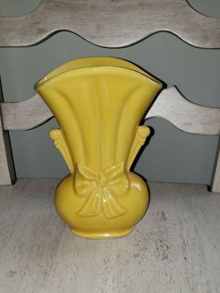 Vintage Shawnee Usa 819 Butter Yellow Art Pottery Ribbon Bow Vase 9 " Tall