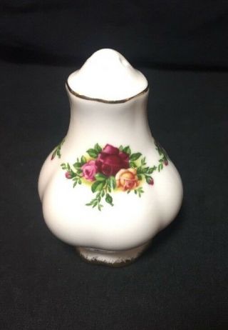 Royal Albert Old Country Roses Salt Pepper Shaker 5 Hole Made In England 3 1/8 "