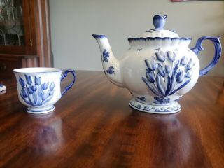 Handpainted Delftware Teapot with matching cup 5