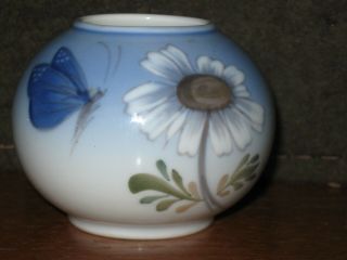 Royal Copenhagen 3 " Spherical Vase W/butterfly & Daisy 2688