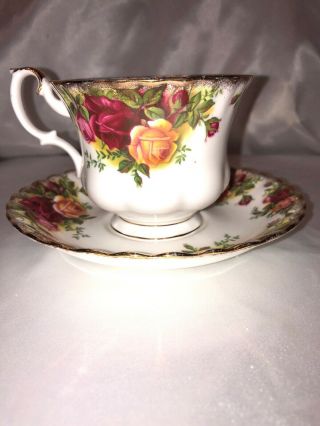 VINTAGE ROYAL ALBERT OLD COUNTRY ROSES TEA CUP & SAUCER, 4