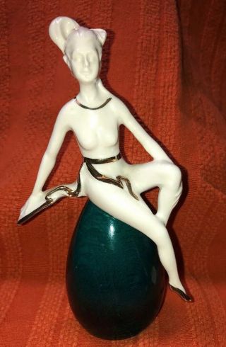 Italy Porcellane Capodimonte Porcelain Figurine Ballerina Lady On Green Pedestal