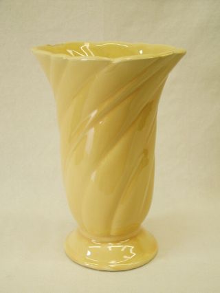 Large Vintage Pottery Flower Vase Usa Footed Swirl 9.  75 " T Yellow - Orange Peach