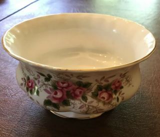 Royal Albert “lavender Rose” Bone China Sugar Bowl 4.  5” Diameter