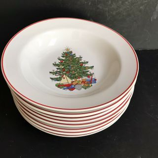 Cuthbertson American Christmas Tree Red Rim Flat Rim Soup Bowl 8.  25” Cond