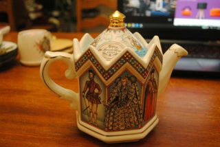 Sadler Teapot Minster Queen Elizabeth I Spanish Armada 1588 No 4442 England