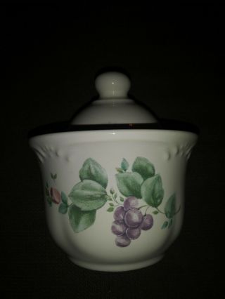 Pfaltzgraff Usa Stoneware Grapevine Covered Sugar Bowl With Lid 3 " Tall