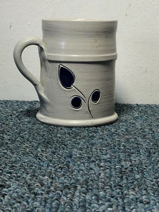Williamsburg Pottery Stoneware Mug Cup Grey W/ Cobalt Blue Leaf Design Handle