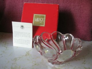 Mikasa Scalloped Peppermint Red Crystal Snack,  Candy,  Nut Bowl - 5 1/2 " Orig Box