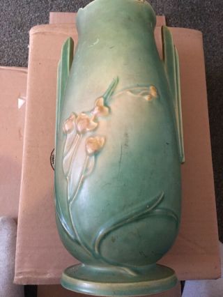 Roseville Ixia Vase,  Pattern 864 - 12 And Repaired