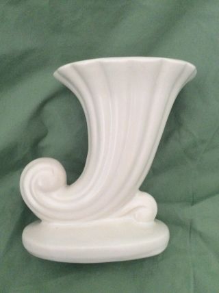 Creamy White Mccoy Art Pottery Cornucopia Vase Planter Usa Marked