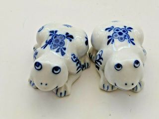 2 Vintage Delft Frogs Miniature Figures Blue And White