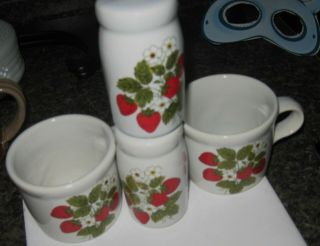 Mccoy Pottery 2 - Cups&salt&pepper Shakers Strawberry Marked