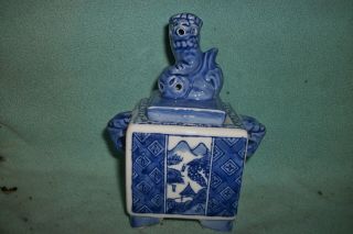 Pretty Blue And White Asian Oriental Porcelain Box With Lid Foo Dog