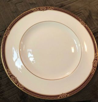 Royal Doulton “tennyson “dinner Plate 10 5/8 Hn 5249