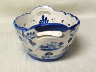 HAND PAINTED DELFT TRINKET DISH / BOWL WITH CUT - OUT HEARTS AND HANDLES 2
