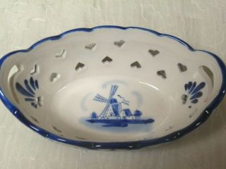 HAND PAINTED DELFT TRINKET DISH / BOWL WITH CUT - OUT HEARTS AND HANDLES 3