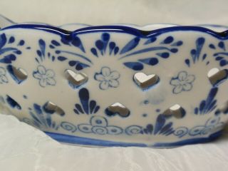 HAND PAINTED DELFT TRINKET DISH / BOWL WITH CUT - OUT HEARTS AND HANDLES 4