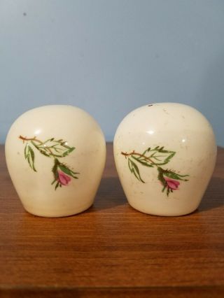 China: Knowles Sweetbrier: Salt & Pepper Shaker Set,  White With Pink Flowers Usa