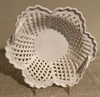 Vintage Solid White Open Weave Ceramic Basket Bowl Scalloped Edge Portugal 8.  5 "