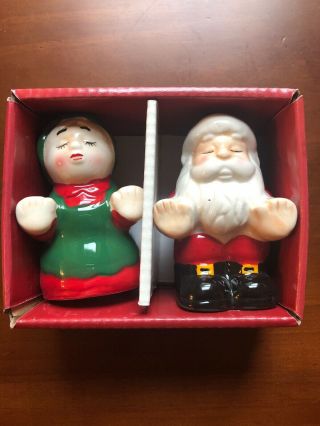 Pfaltzgraff Holiday Salt & Pepper Set Santa Mr.  & Mrs.  Claus Kissing W/ Box