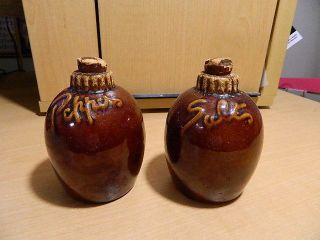 Vintage Hull Usa Oven Proof Brown Drip Salt And Pepper Shaker Set W/cork Stopper