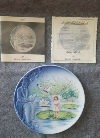 Hans Christian Anderson Storyteller Thumbelina Embossed Collector’s Plate
