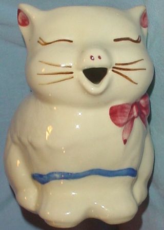 VINTAGE 1940 ' S PUSS ' N BOOTS FIGURAL CAT CREAM PITCHER BY SHAWNEE/4.  75 